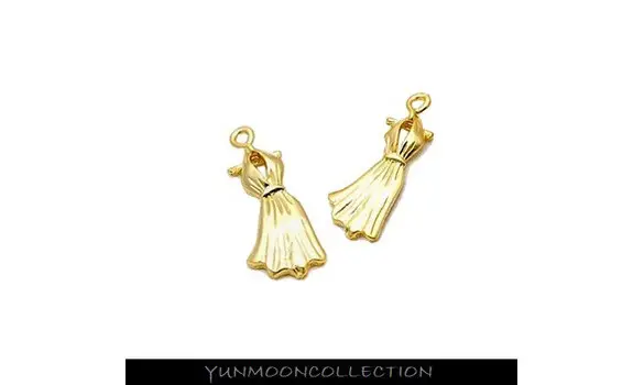 2x breloque robe en mat doré plaqué Or