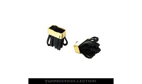 Breloque pompon marron en cuir blue