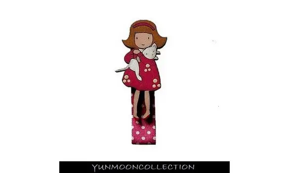 Barrette fillette avec une chiot