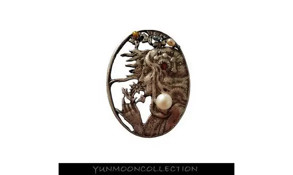 Déesse en perle l'eau douce