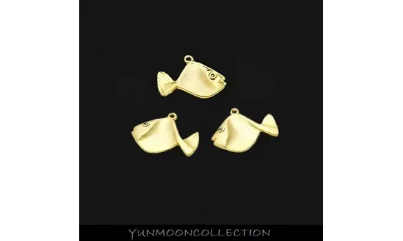 2x poisson breloque en mat plaqué Or