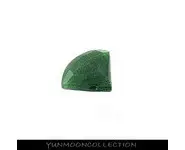 Jade vert en forme d'évantaille