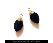 Pendentif pierre sable bleu coupe liss