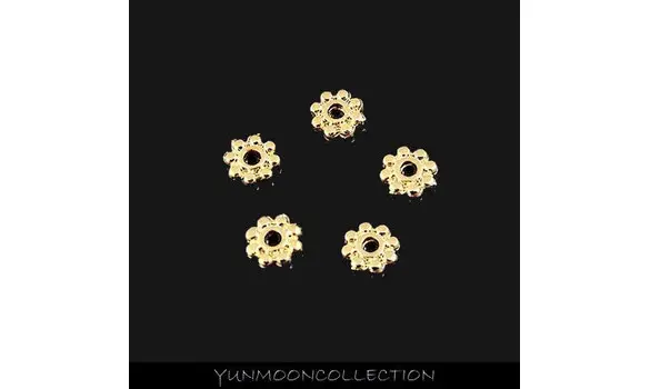 10x mini-fleur en plaqué Or sur laiton